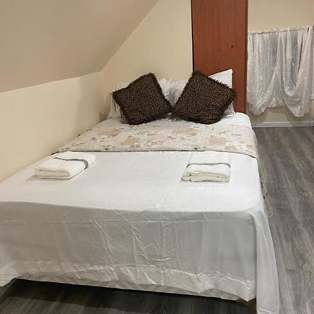 ניו יורק A Comfortable Room מראה חיצוני תמונה