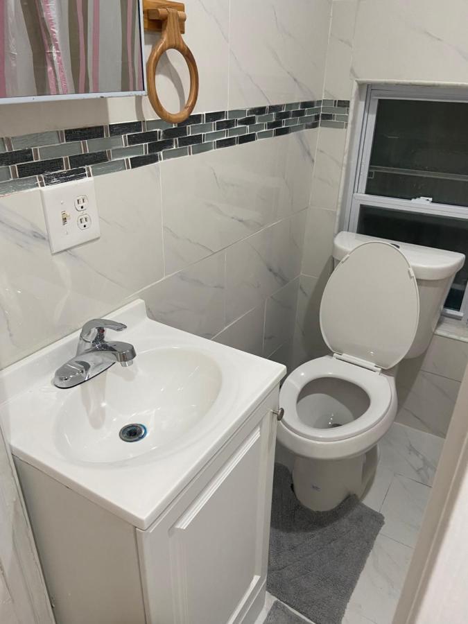 ניו יורק A Comfortable Room מראה חיצוני תמונה
